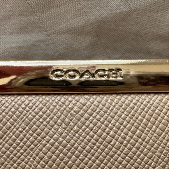 cream-colored coach leather tote bag - Picture 3 of 5